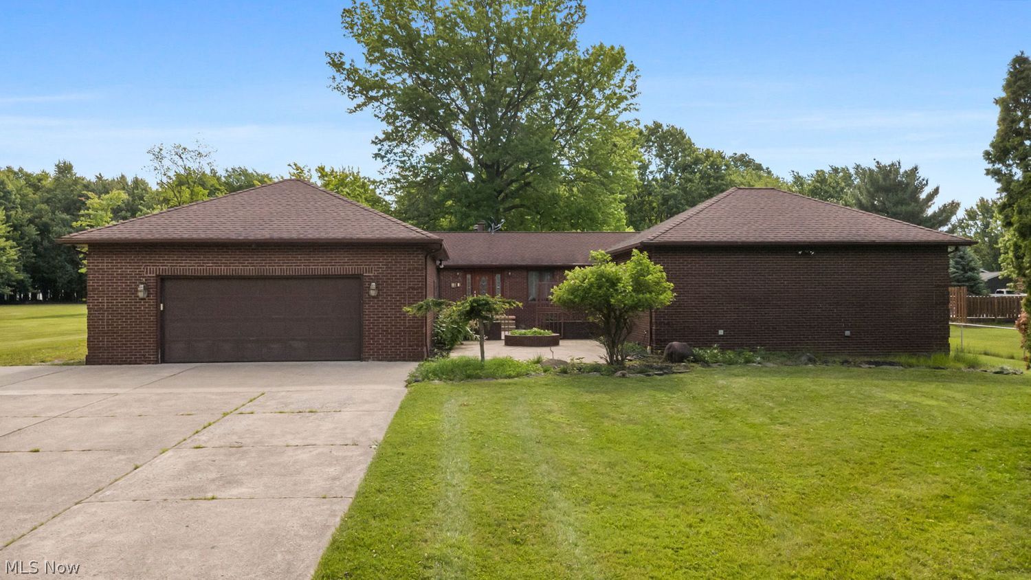 Strongsville OH, 15689 Prospect Road