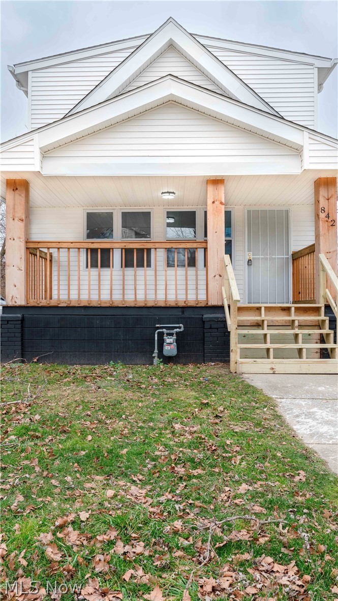 842 E 144th Street Cleveland OH 44110