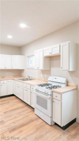 842 E 144th Street Cleveland OH 44110