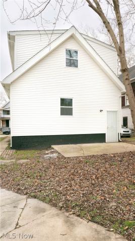 842 E 144th Street Cleveland OH 44110