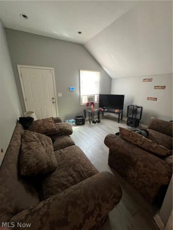 9407 Benham Avenue Cleveland OH 44105