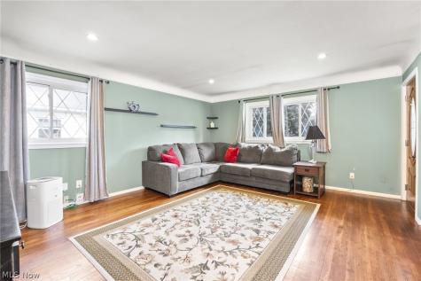 24880 Stephen Avenue Euclid OH 44123