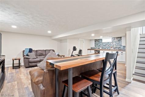 24880 Stephen Avenue Euclid OH 44123