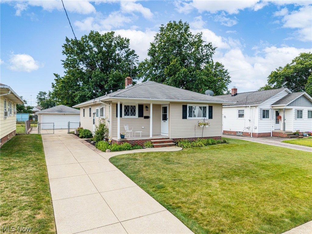 24880 Stephen Avenue Euclid OH 44123