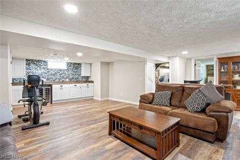 24880 Stephen Avenue Euclid OH 44123