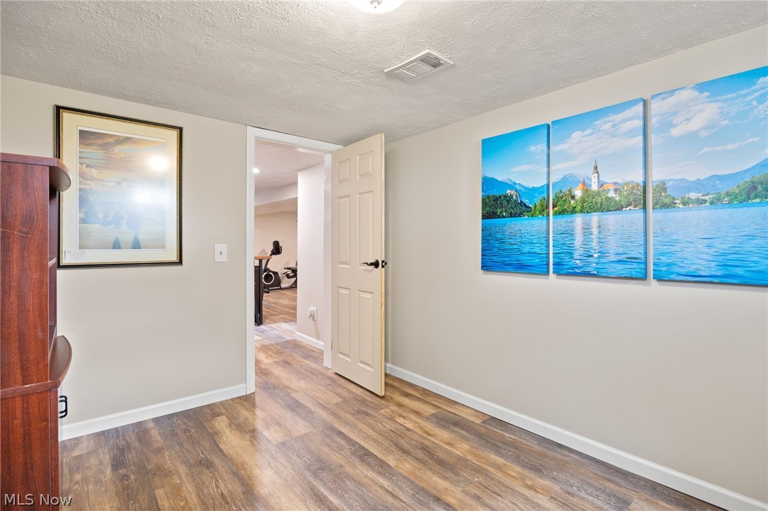 24880 Stephen Avenue Euclid OH 44123