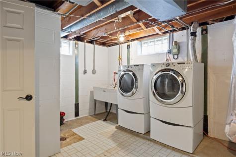 24880 Stephen Avenue Euclid OH 44123