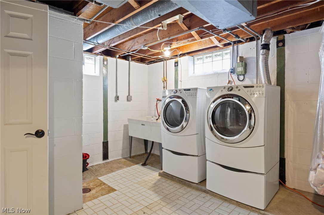 24880 Stephen Avenue Euclid OH 44123