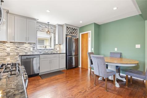 24880 Stephen Avenue Euclid OH 44123