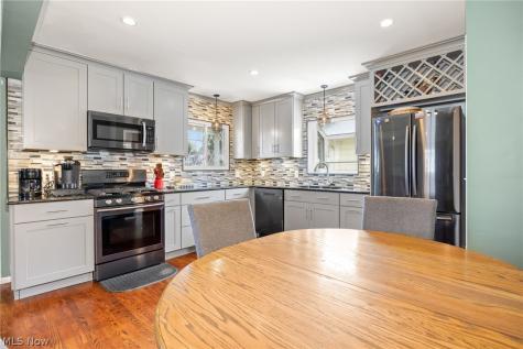 24880 Stephen Avenue Euclid OH 44123