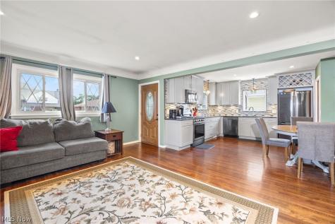24880 Stephen Avenue Euclid OH 44123