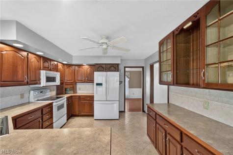 2935 Cherrywood Circle NW Massillon OH 44646