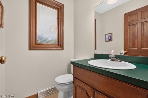 2935 Cherrywood Circle NW Massillon OH 44646