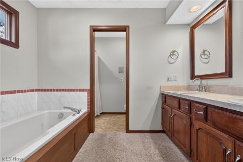 2935 Cherrywood Circle NW Massillon OH 44646