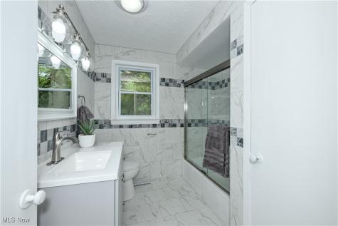 636 Flora Avenue Akron OH 44314