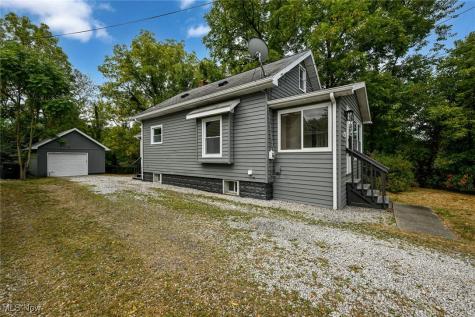 636 Flora Avenue Akron OH 44314