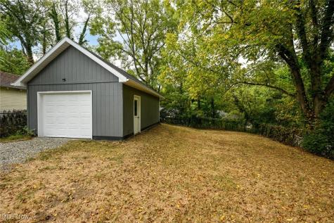 636 Flora Avenue Akron OH 44314