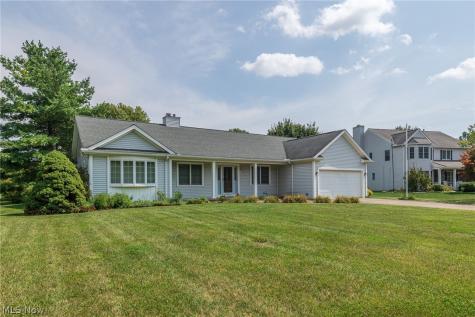 3233 Bramblewood Way Avon OH 44011