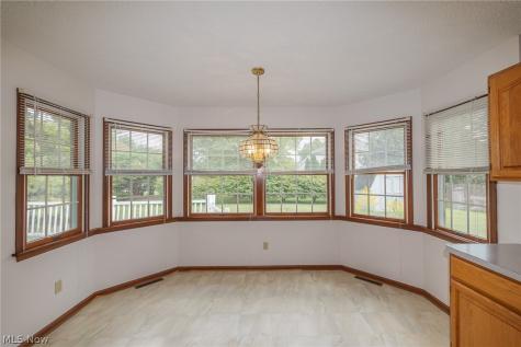 3233 Bramblewood Way Avon OH 44011