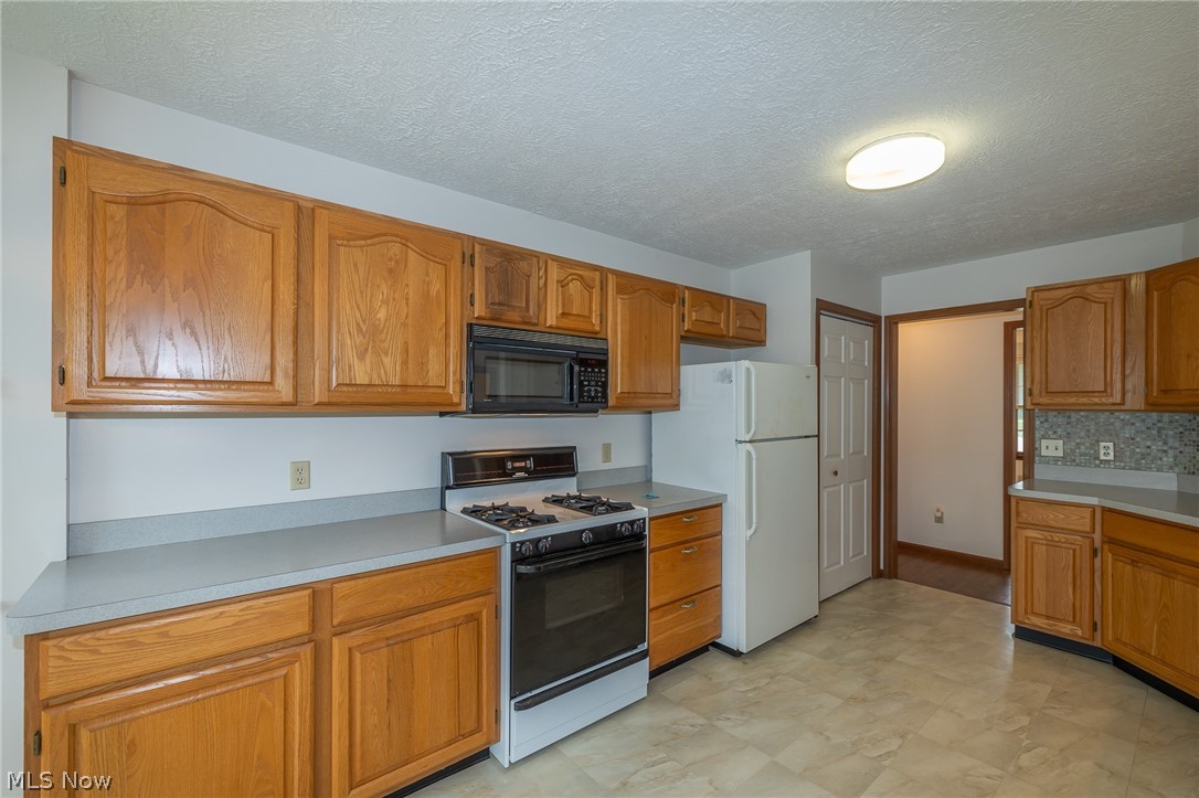 3233 Bramblewood Way Avon OH 44011
