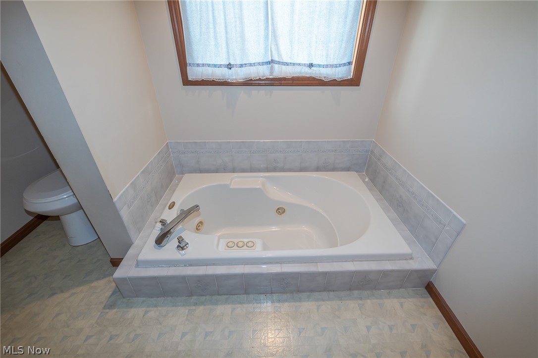3233 Bramblewood Way Avon OH 44011