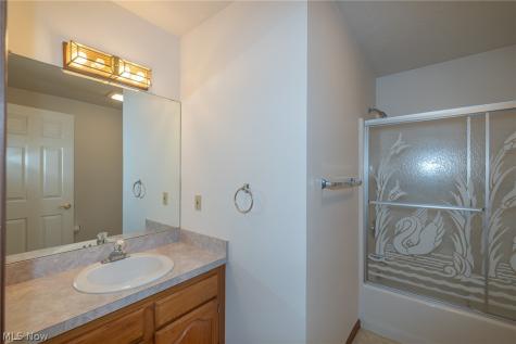 3233 Bramblewood Way Avon OH 44011