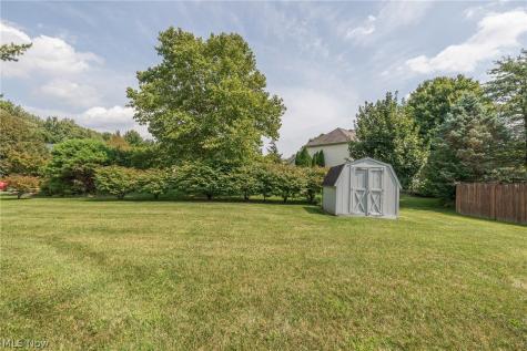 3233 Bramblewood Way Avon OH 44011