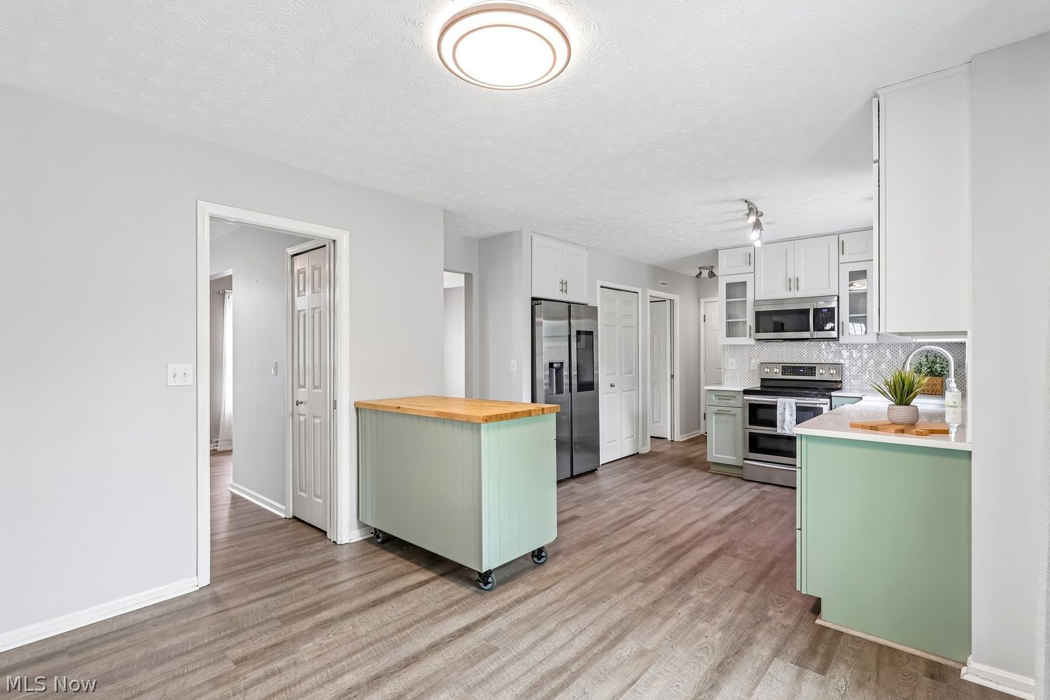 634 Marbrook Lane Avon Lake OH 44012