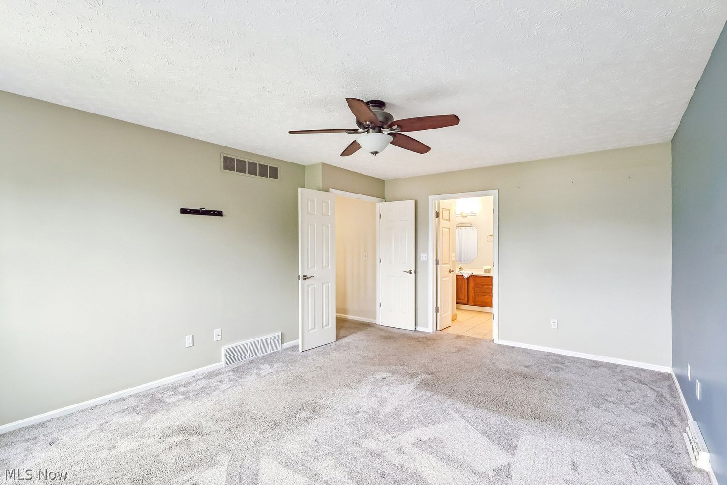 634 Marbrook Lane Avon Lake OH 44012