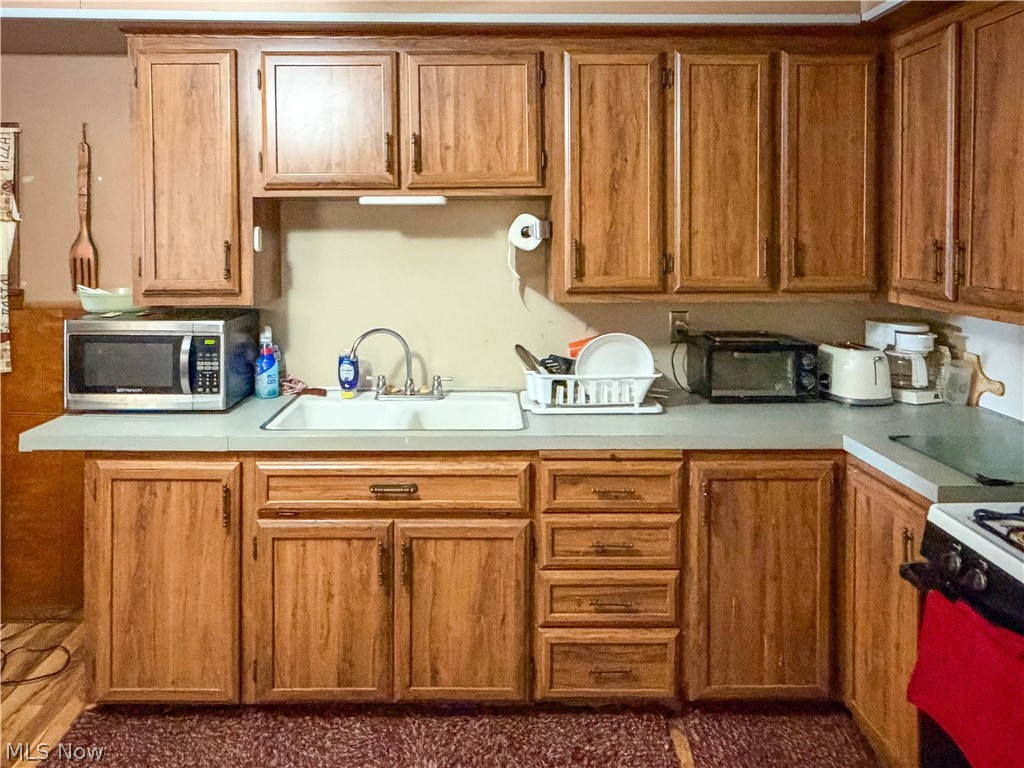 174 Gordon Avenue Campbell OH 44405