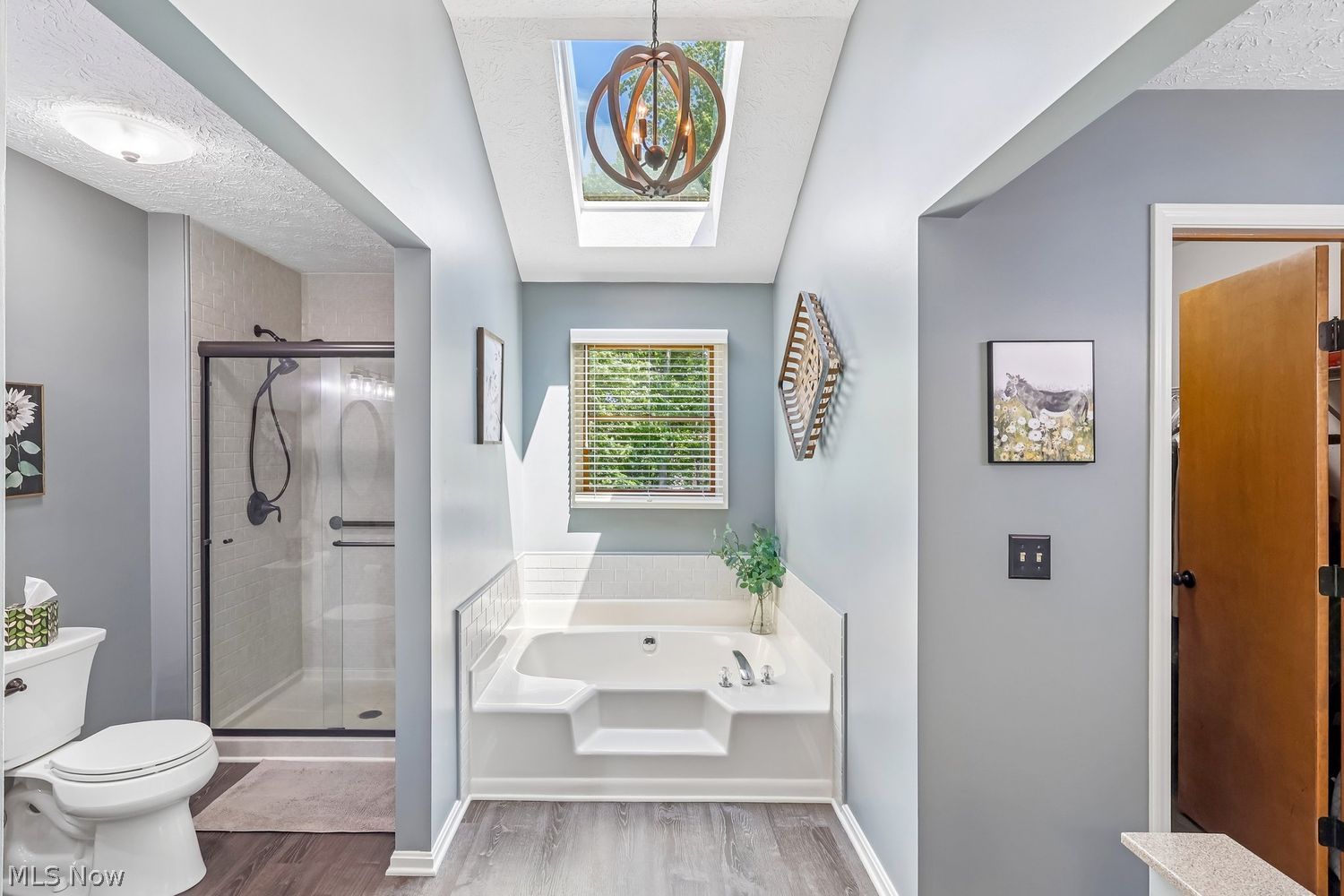19585 Castletown Drive Strongsville OH 44136
