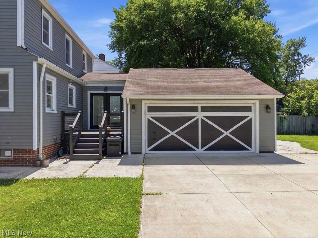 19691 Lake Shore Boulevard Cleveland OH 44119