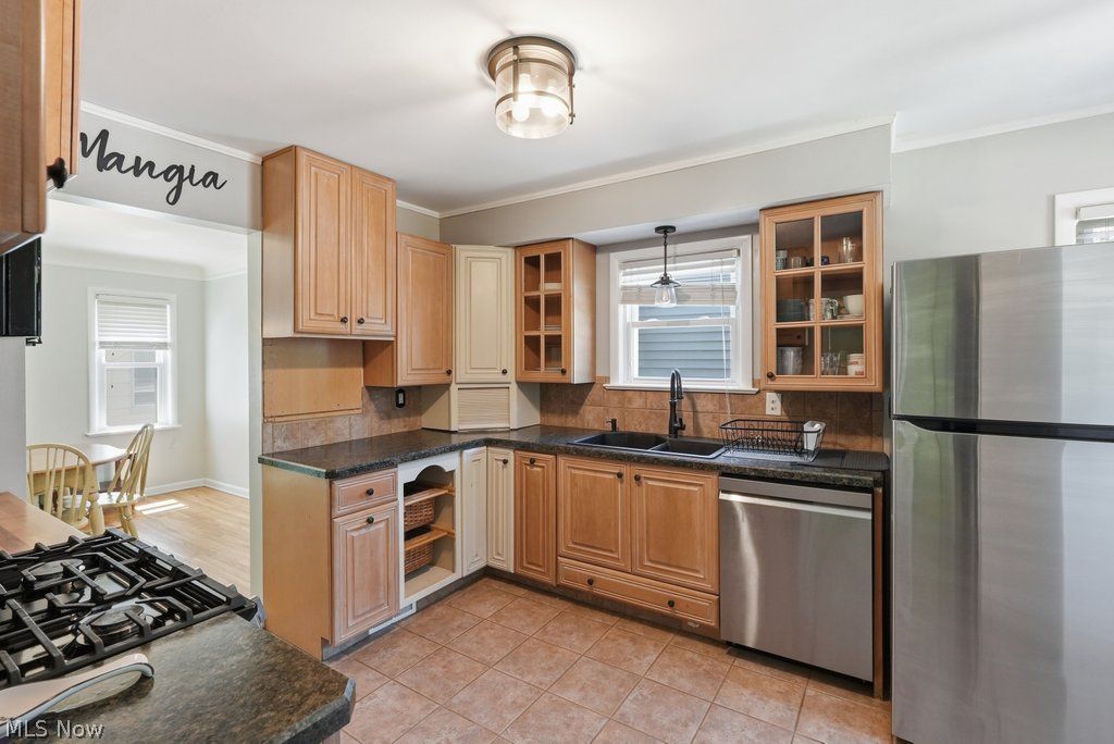 19691 Lake Shore Boulevard Cleveland OH 44119