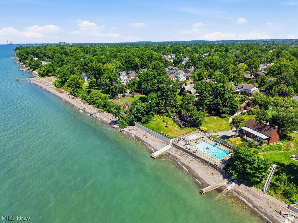 19691 Lake Shore Boulevard Cleveland OH 44119