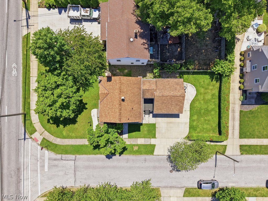 19691 Lake Shore Boulevard Cleveland OH 44119