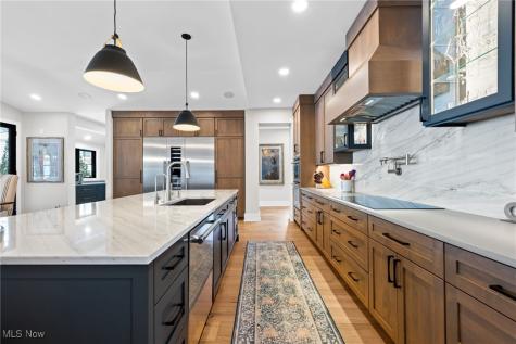 17788 Edgewater Drive Lakewood OH 44107