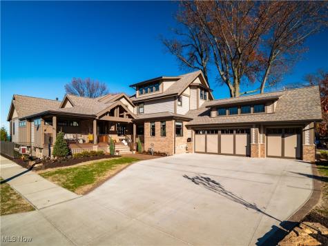 17788 Edgewater Drive Lakewood OH 44107