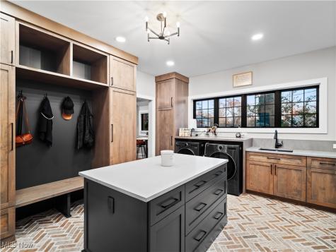 17788 Edgewater Drive Lakewood OH 44107