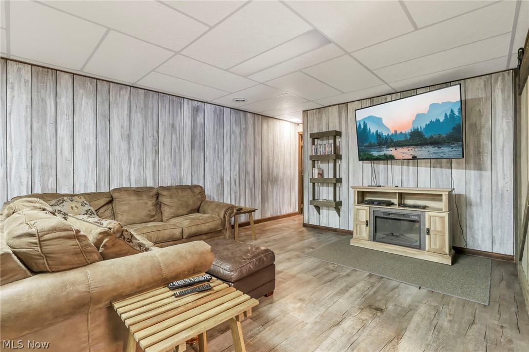 557 Hillsdale Drive Coshocton OH 43812