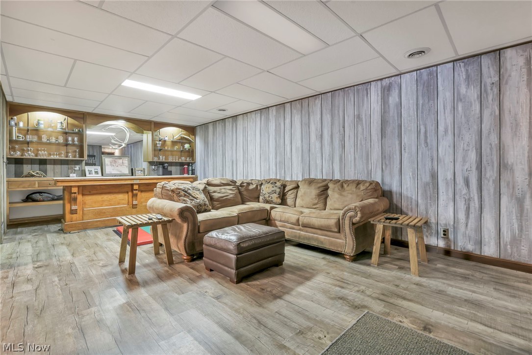 557 Hillsdale Drive Coshocton OH 43812