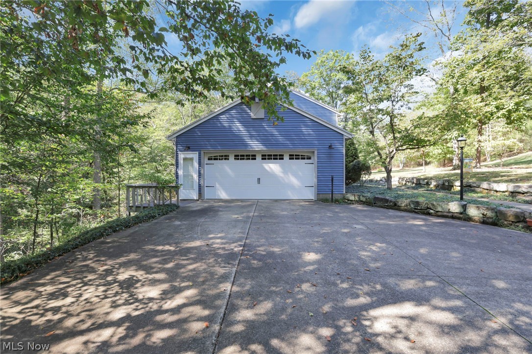 557 Hillsdale Drive Coshocton OH 43812