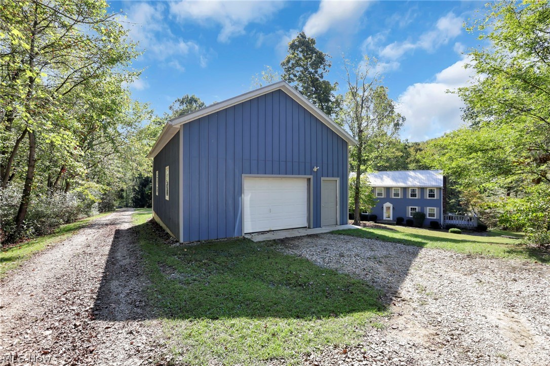 557 Hillsdale Drive Coshocton OH 43812