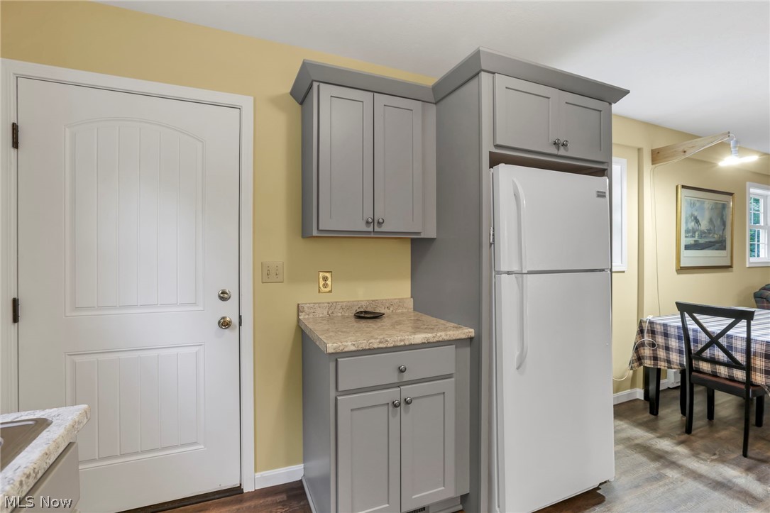 557 Hillsdale Drive Coshocton OH 43812
