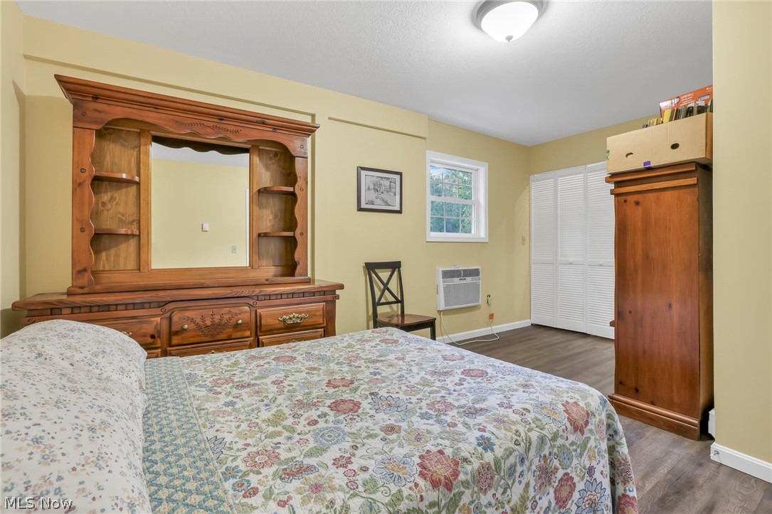 557 Hillsdale Drive Coshocton OH 43812