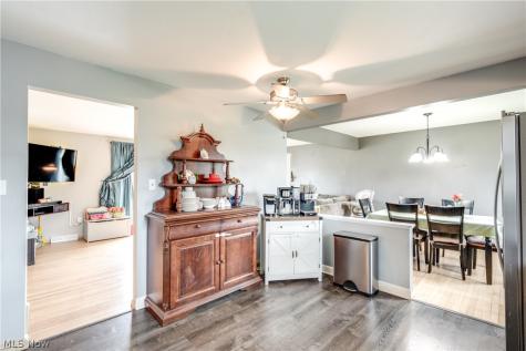 6826 Lynett Drive Parma OH 44129