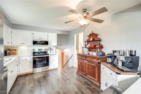 6826 Lynett Drive Parma OH 44129