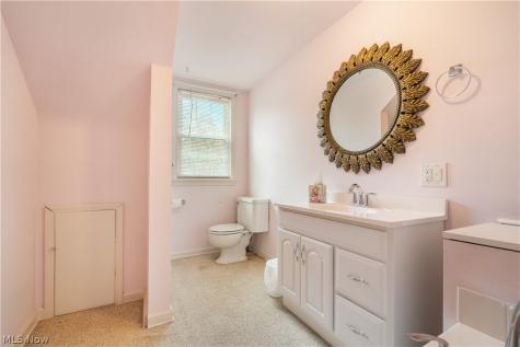 11 Ross Drive Akron OH 44313
