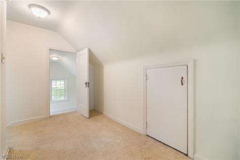 11 Ross Drive Akron OH 44313