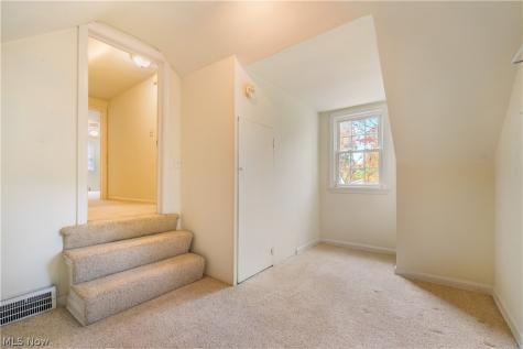 11 Ross Drive Akron OH 44313