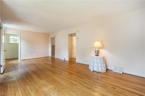 11 Ross Drive Akron OH 44313